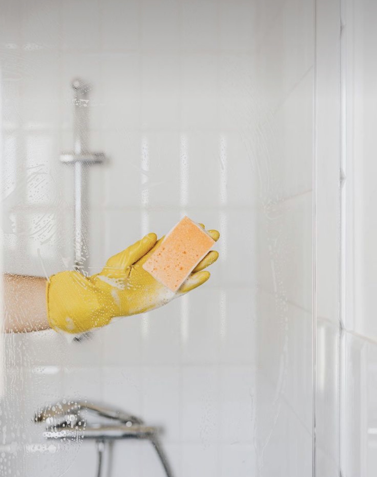 Tips to Clean and Maintain Glass Tiles